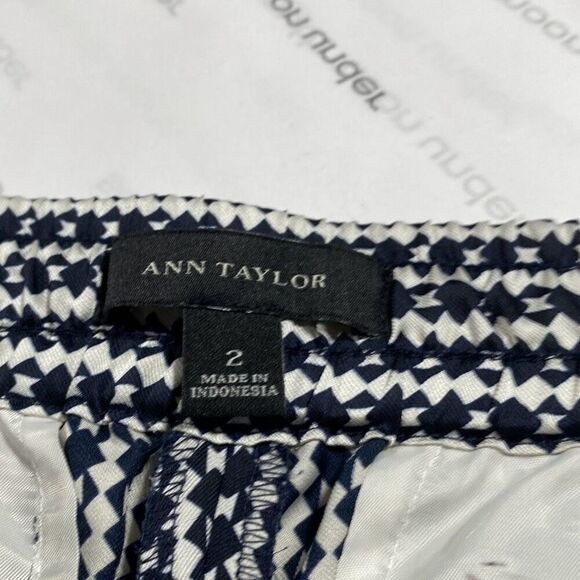 Ann Taylor Pull-On‎ Satin Tapered Pants Printed Pockets Elastic Waist Navy 2 - Picture 10 of 12